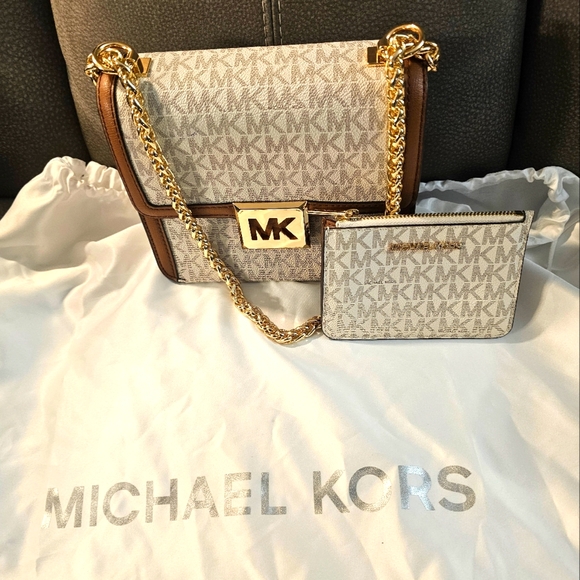 New With Tags Michael Kors crossbody and like new matching wallet & dustbag - Picture 1 of 9